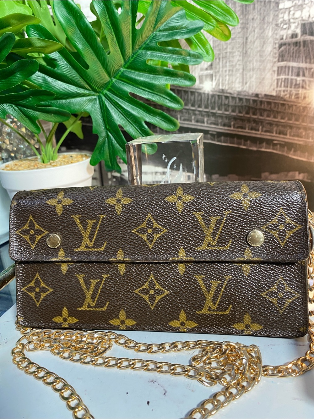 Authentic Louis Vuitton Accordion Brown Monogram Wallet